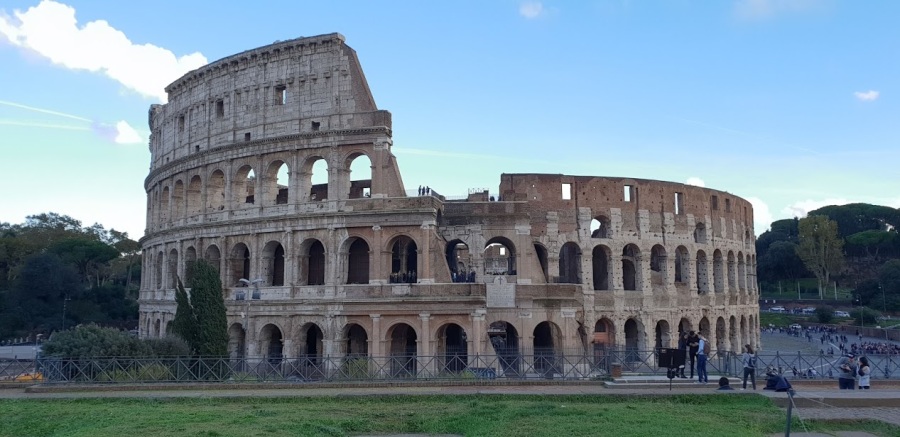 Hier sieht man das Kolosseum in Rom, so wie es heute aussieht. In der römischen Zeit haben hier zahlreiche Veranstaltungen stattgefunden. Durch 80 Eingänge konnten rund 50.000 Zuschauer eintreten und einen Platz finden. Foto: L. Stein.